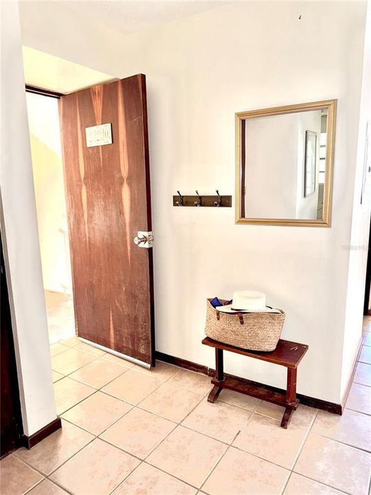 For Rent: $1,800 (2 beds, 2 baths, 1183 Square Feet)