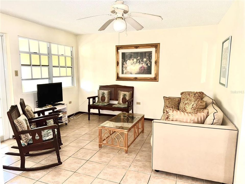 For Rent: $1,800 (2 beds, 2 baths, 1183 Square Feet)