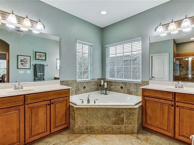 For Rent: $3,800 (4 beds, 3 baths, 2485 Square Feet)