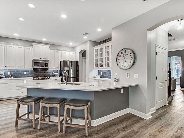 For Rent: $3,800 (4 beds, 3 baths, 2485 Square Feet)