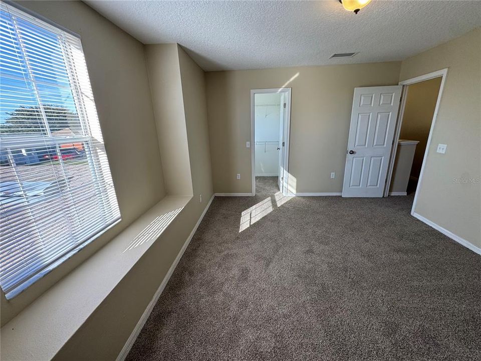 En Venta: $299,900 (4 camas, 2 baños, 2162 Pies cuadrados)