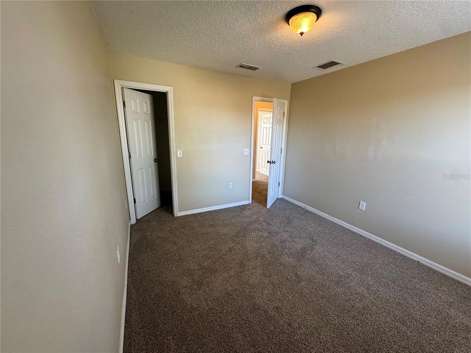 En Venta: $299,900 (4 camas, 2 baños, 2162 Pies cuadrados)