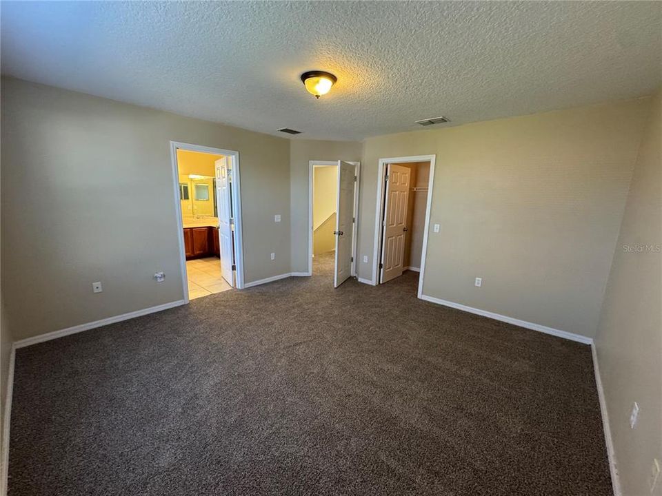 En Venta: $299,900 (4 camas, 2 baños, 2162 Pies cuadrados)