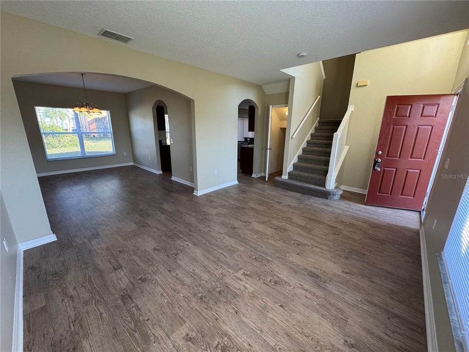 En Venta: $299,900 (4 camas, 2 baños, 2162 Pies cuadrados)