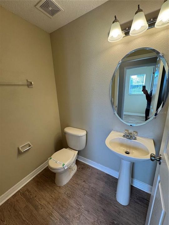 En Venta: $299,900 (4 camas, 2 baños, 2162 Pies cuadrados)