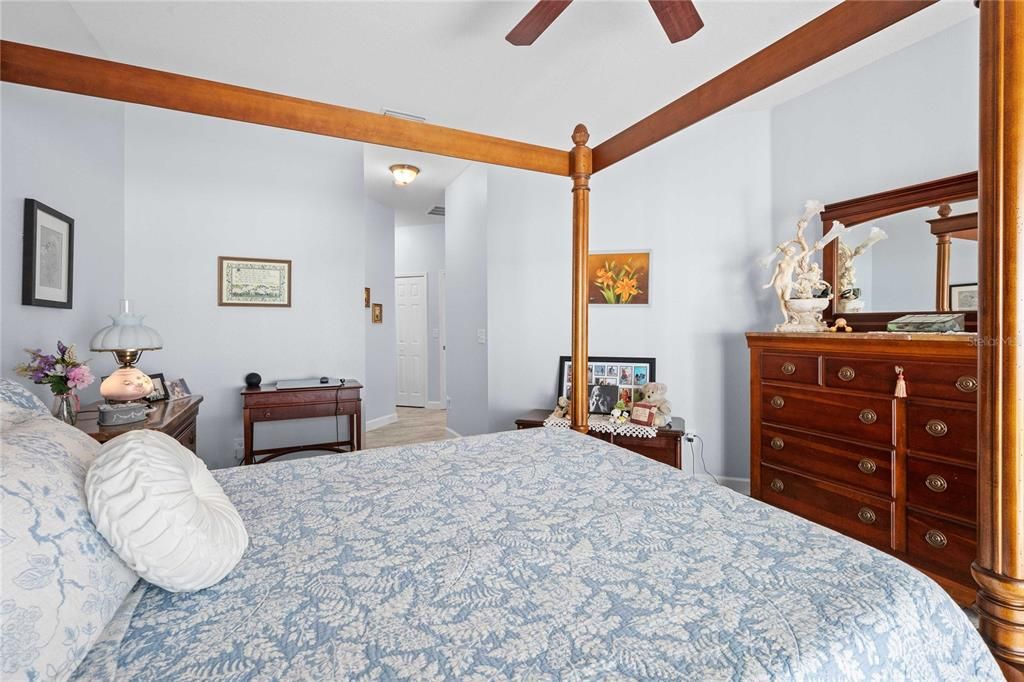 На продажу: $285,000 (2 спален, 2 ванн, 1492 Квадратных фут)