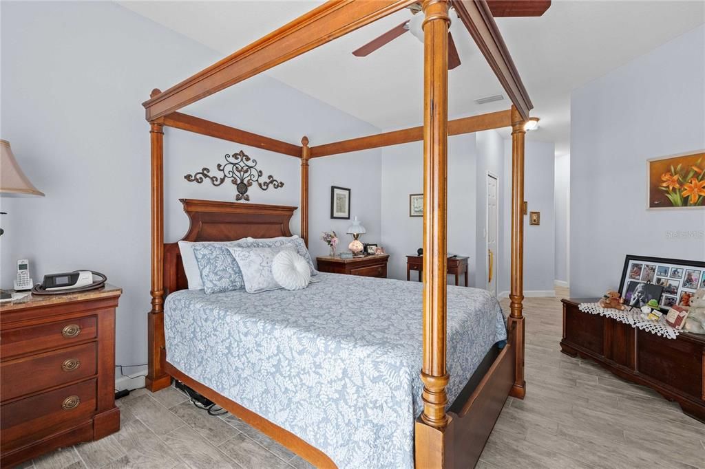 На продажу: $285,000 (2 спален, 2 ванн, 1492 Квадратных фут)