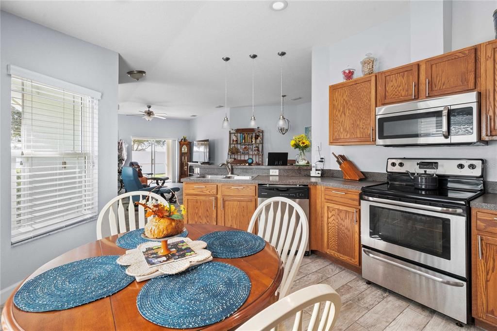 На продажу: $285,000 (2 спален, 2 ванн, 1492 Квадратных фут)