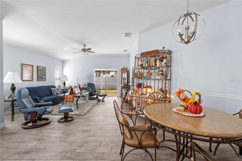 На продажу: $285,000 (2 спален, 2 ванн, 1492 Квадратных фут)