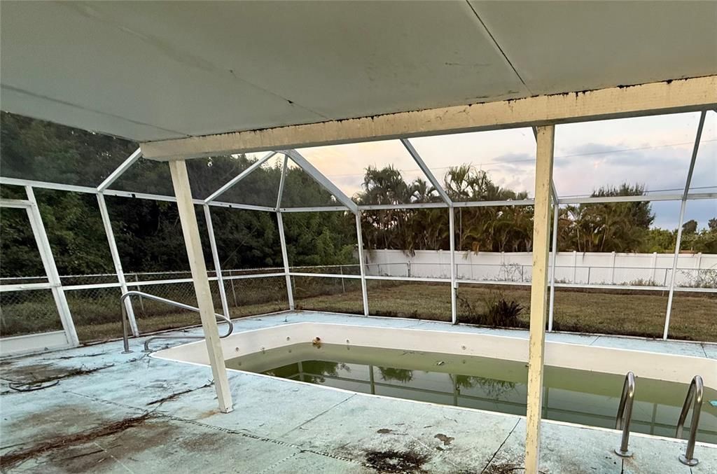 For Sale: $185,250 (2 beds, 2 baths, 1096 Square Feet)