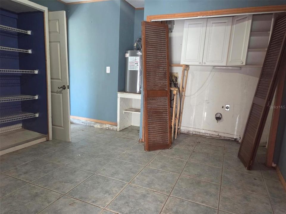For Sale: $185,250 (2 beds, 2 baths, 1096 Square Feet)