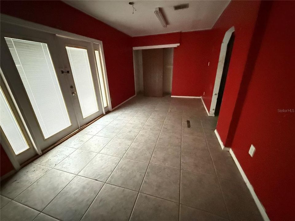 For Sale: $185,250 (2 beds, 2 baths, 1096 Square Feet)