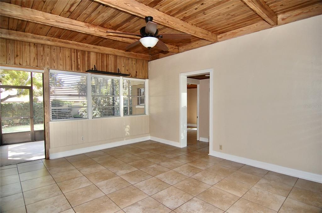 出租: $1,600 (1 贝兹, 1 浴室, 692 平方英尺)