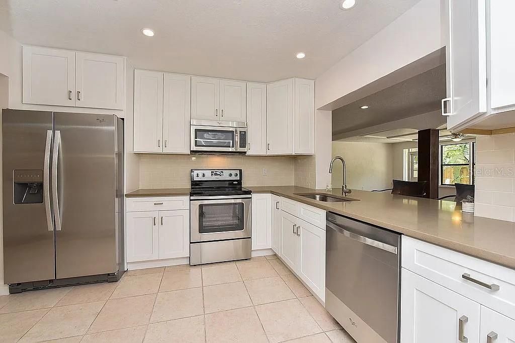 For Rent: $3,950 (5 beds, 3 baths, 3042 Square Feet)