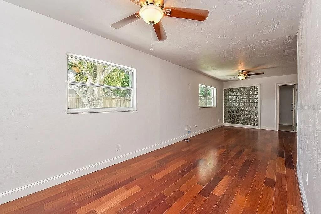 For Rent: $3,950 (5 beds, 3 baths, 3042 Square Feet)