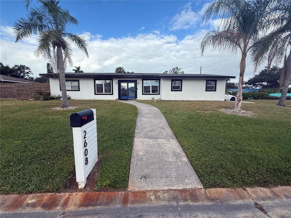 For Rent: $3,950 (5 beds, 3 baths, 3042 Square Feet)