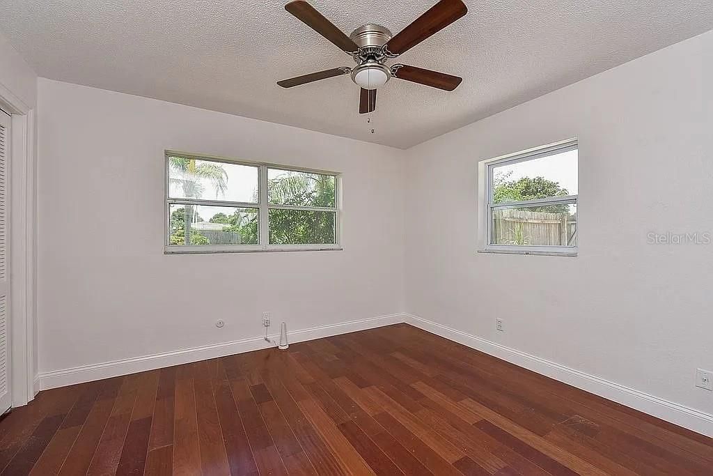 For Rent: $3,950 (5 beds, 3 baths, 3042 Square Feet)