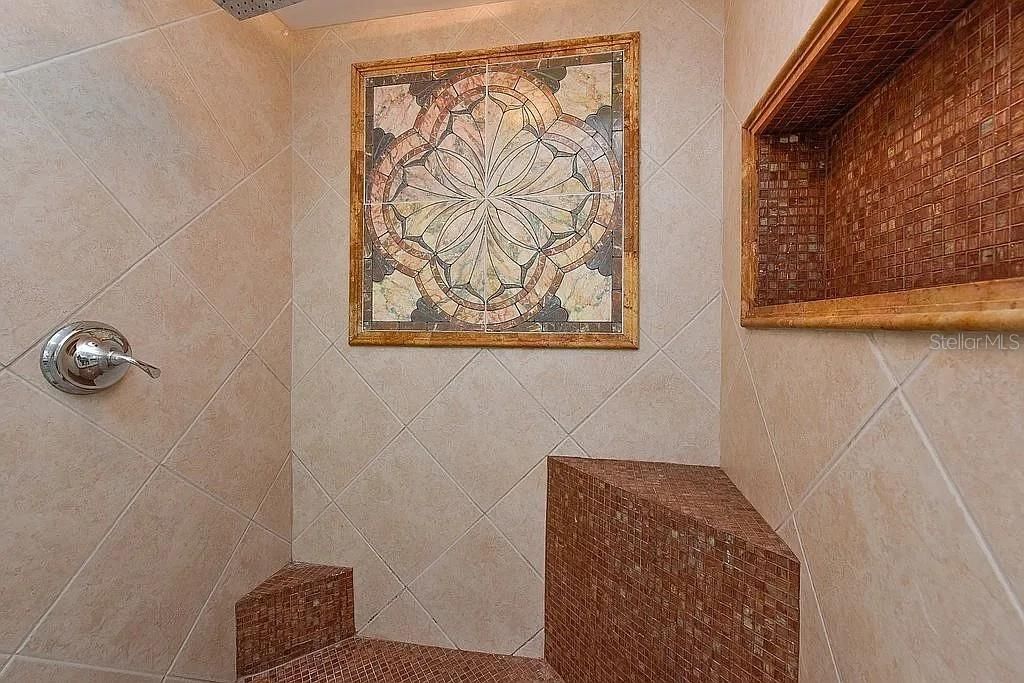 For Rent: $3,950 (5 beds, 3 baths, 3042 Square Feet)