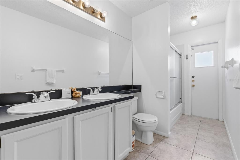 For Rent: $2,300 (4 beds, 3 baths, 2444 Square Feet)