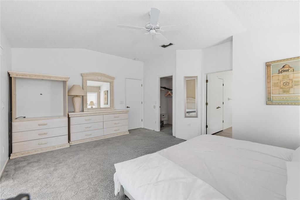 For Rent: $2,300 (4 beds, 3 baths, 2444 Square Feet)