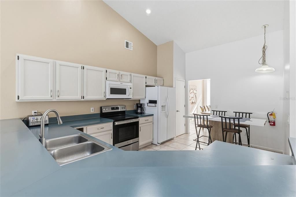 For Rent: $2,300 (4 beds, 3 baths, 2444 Square Feet)