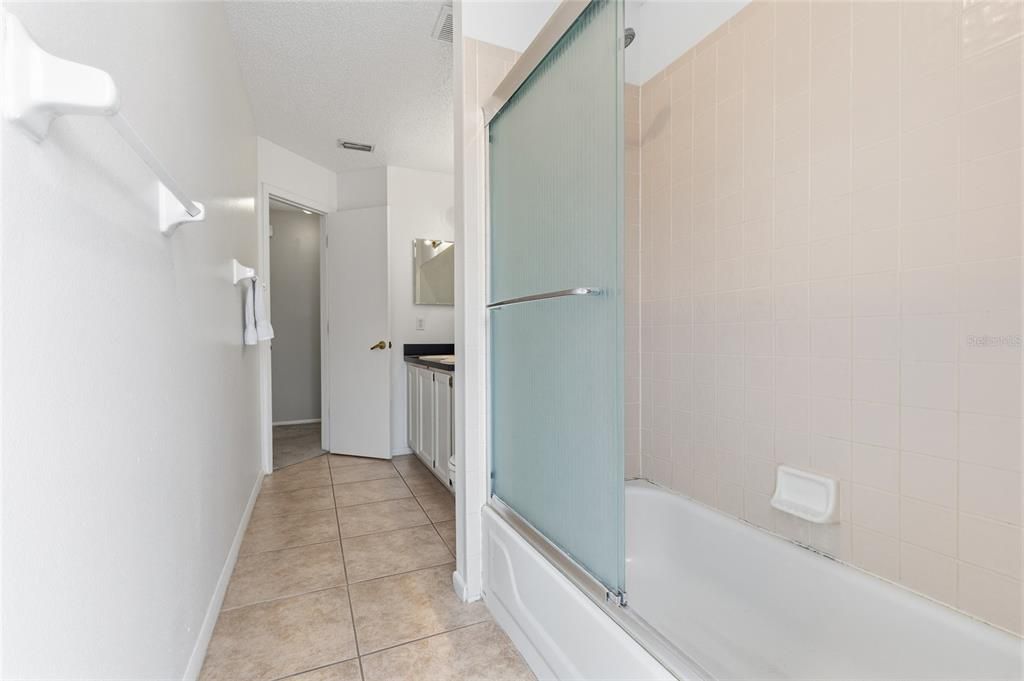 For Rent: $2,300 (4 beds, 3 baths, 2444 Square Feet)