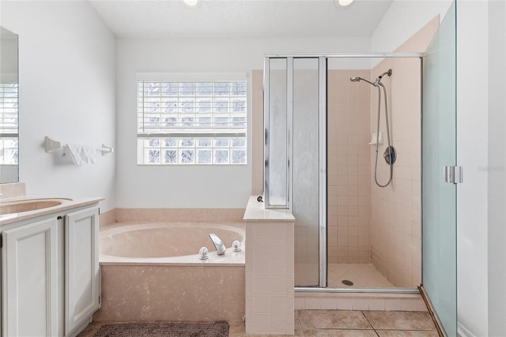 For Rent: $2,300 (4 beds, 3 baths, 2444 Square Feet)