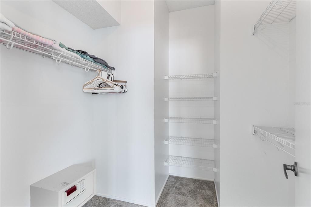 For Rent: $2,300 (4 beds, 3 baths, 2444 Square Feet)