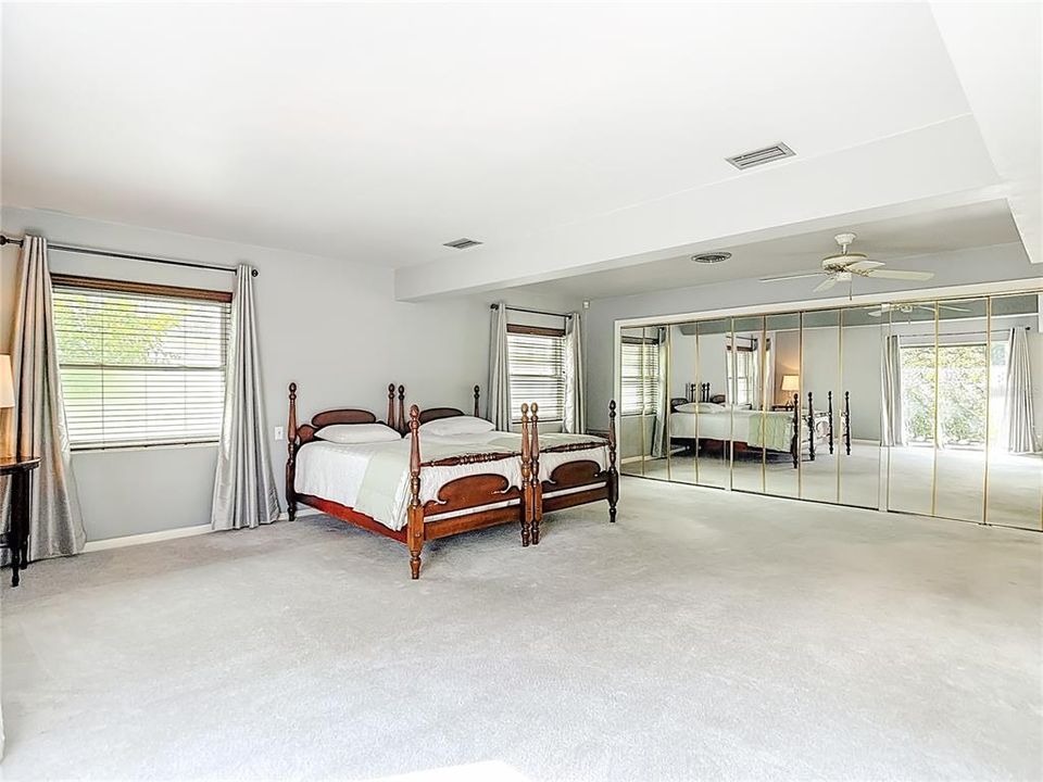 En Venta: $675,000 (3 camas, 3 baños, 2310 Pies cuadrados)