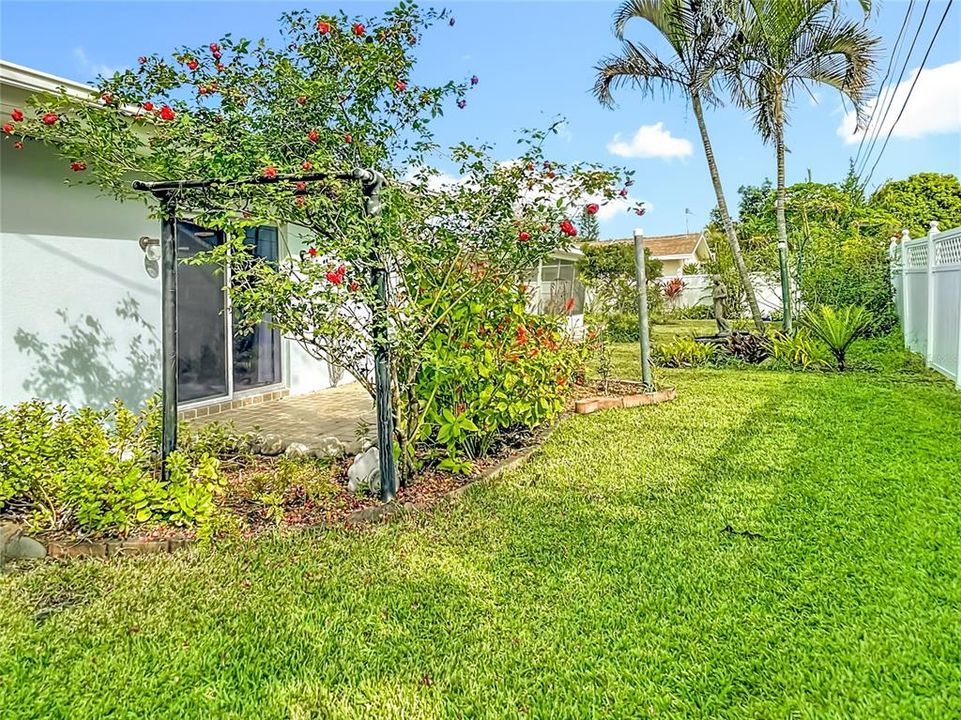 En Venta: $675,000 (3 camas, 3 baños, 2310 Pies cuadrados)