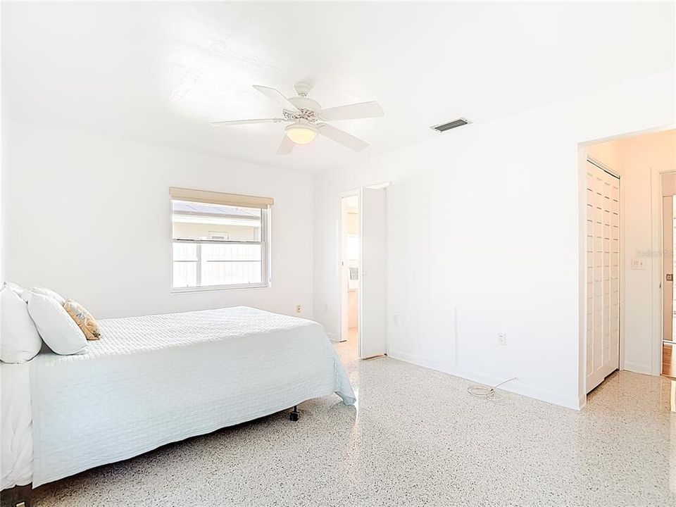 En Venta: $675,000 (3 camas, 3 baños, 2310 Pies cuadrados)