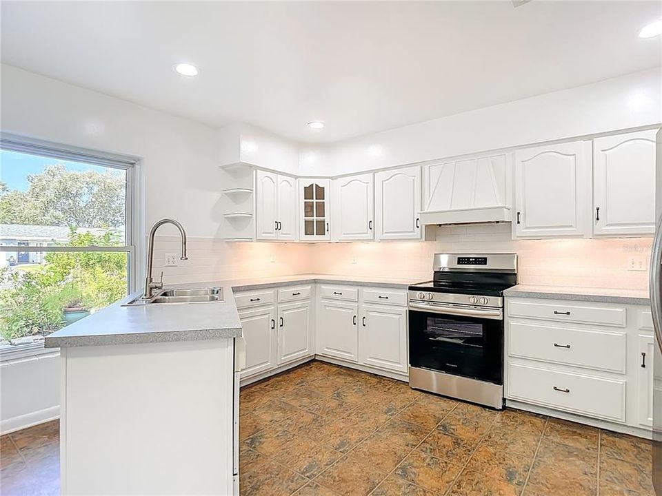 En Venta: $675,000 (3 camas, 3 baños, 2310 Pies cuadrados)