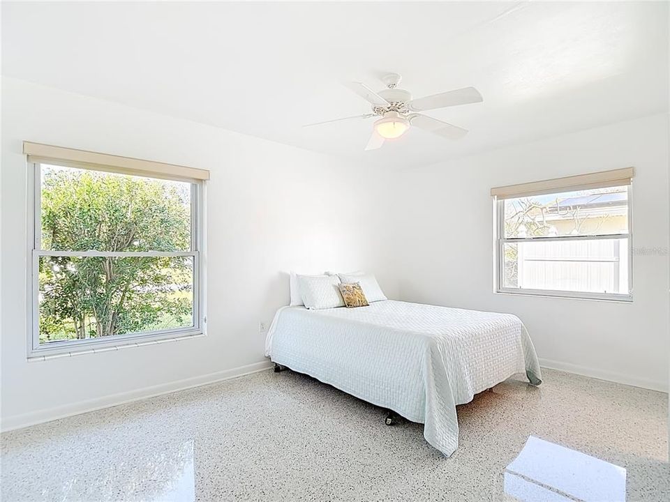 En Venta: $675,000 (3 camas, 3 baños, 2310 Pies cuadrados)