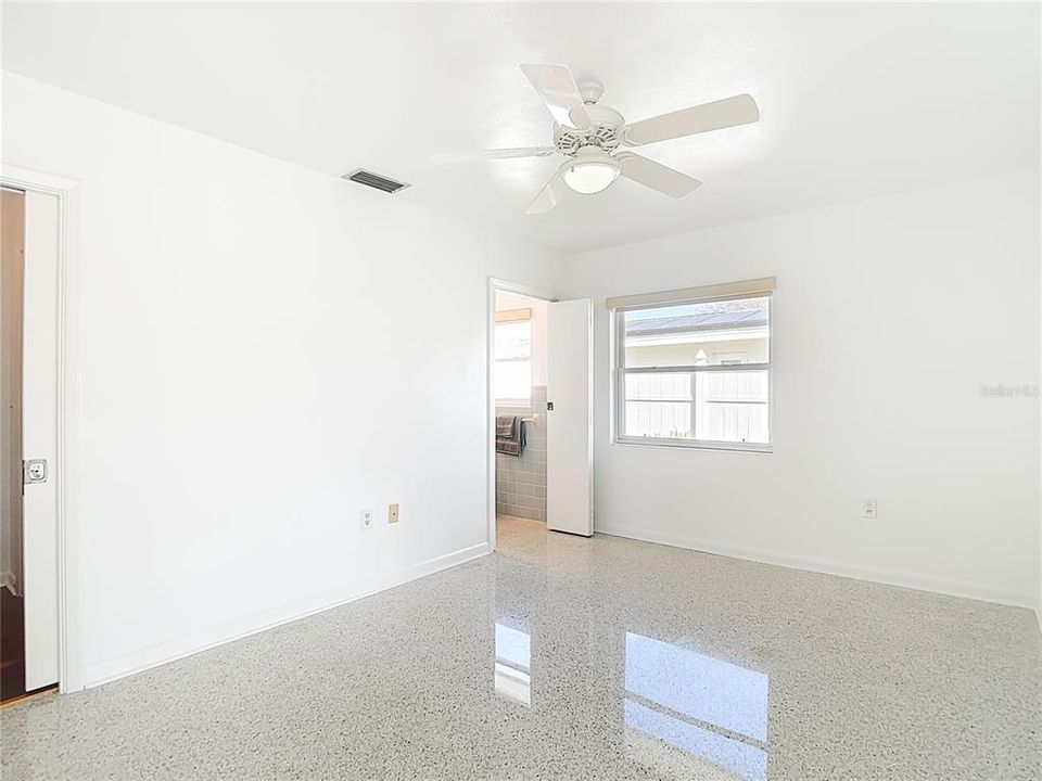 En Venta: $675,000 (3 camas, 3 baños, 2310 Pies cuadrados)