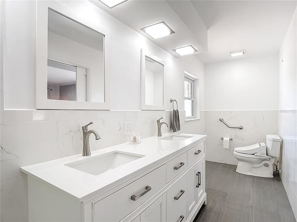 En Venta: $675,000 (3 camas, 3 baños, 2310 Pies cuadrados)