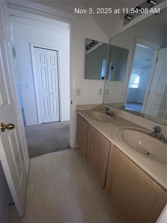 待售: $294,900 (4 贝兹, 2 浴室, 2930 平方英尺)