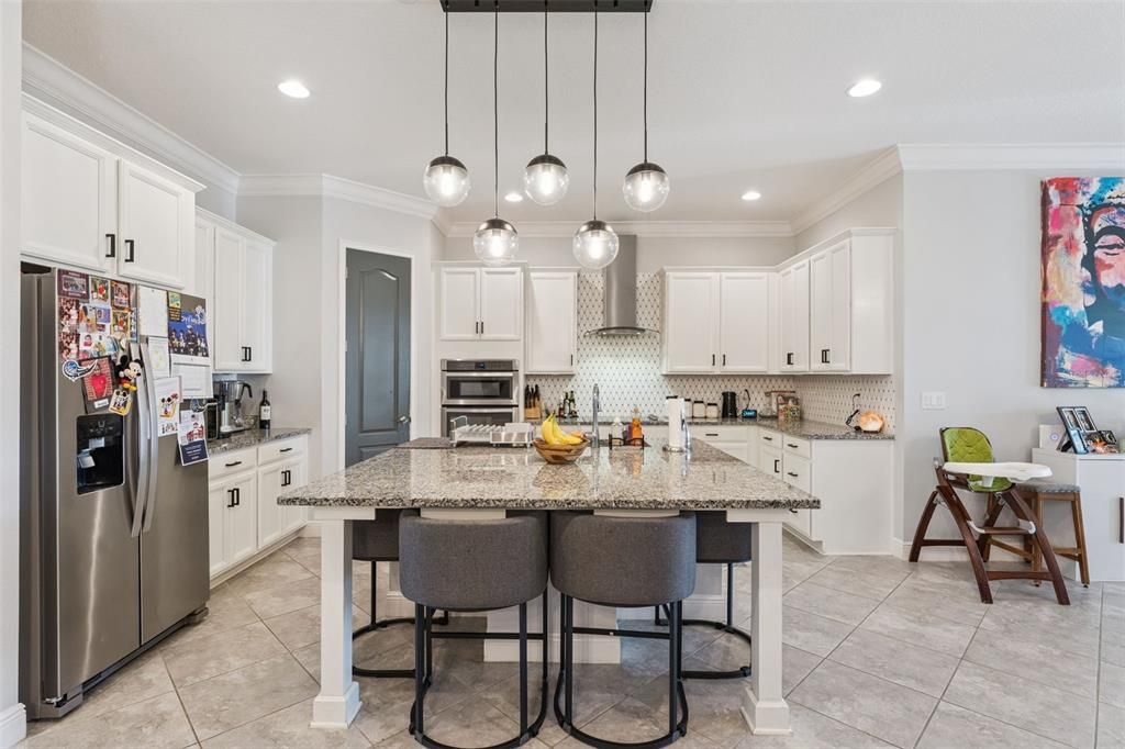 For Rent: $5,875 (5 beds, 5 baths, 3817 Square Feet)