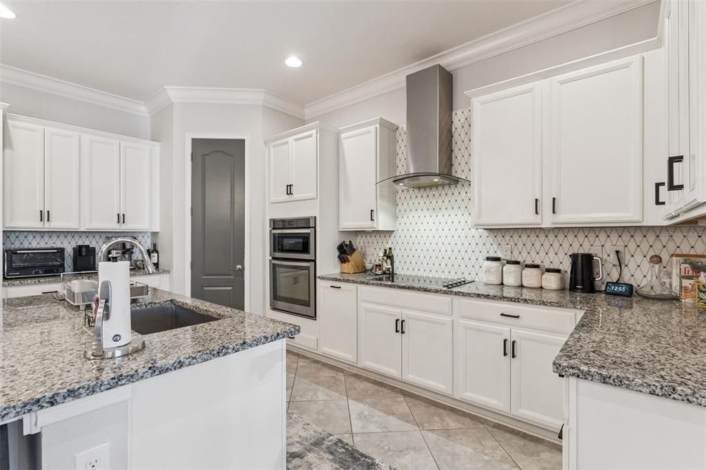 For Rent: $5,875 (5 beds, 5 baths, 3817 Square Feet)