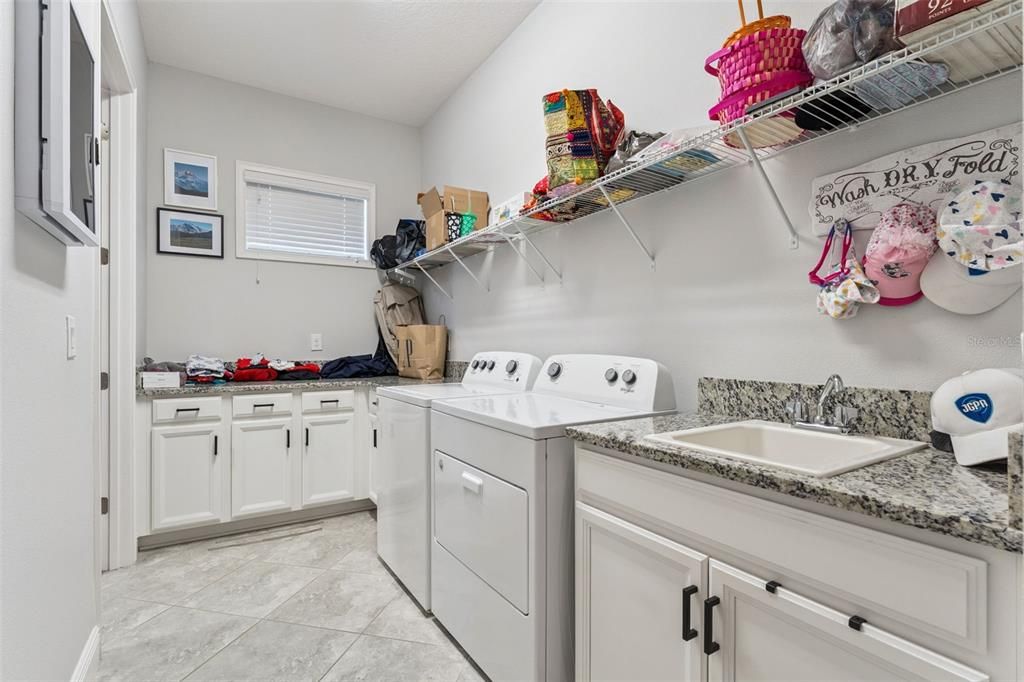 For Rent: $5,875 (5 beds, 5 baths, 3817 Square Feet)