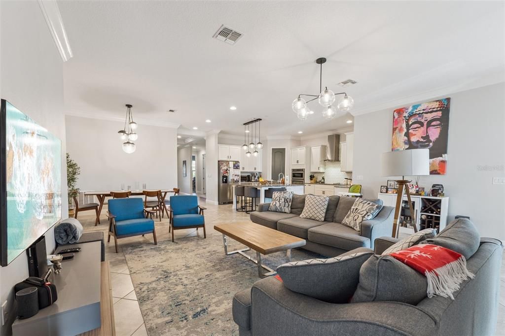 For Rent: $5,875 (5 beds, 5 baths, 3817 Square Feet)