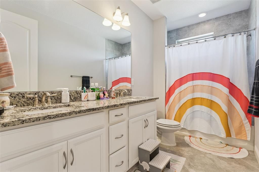 For Rent: $5,875 (5 beds, 5 baths, 3817 Square Feet)