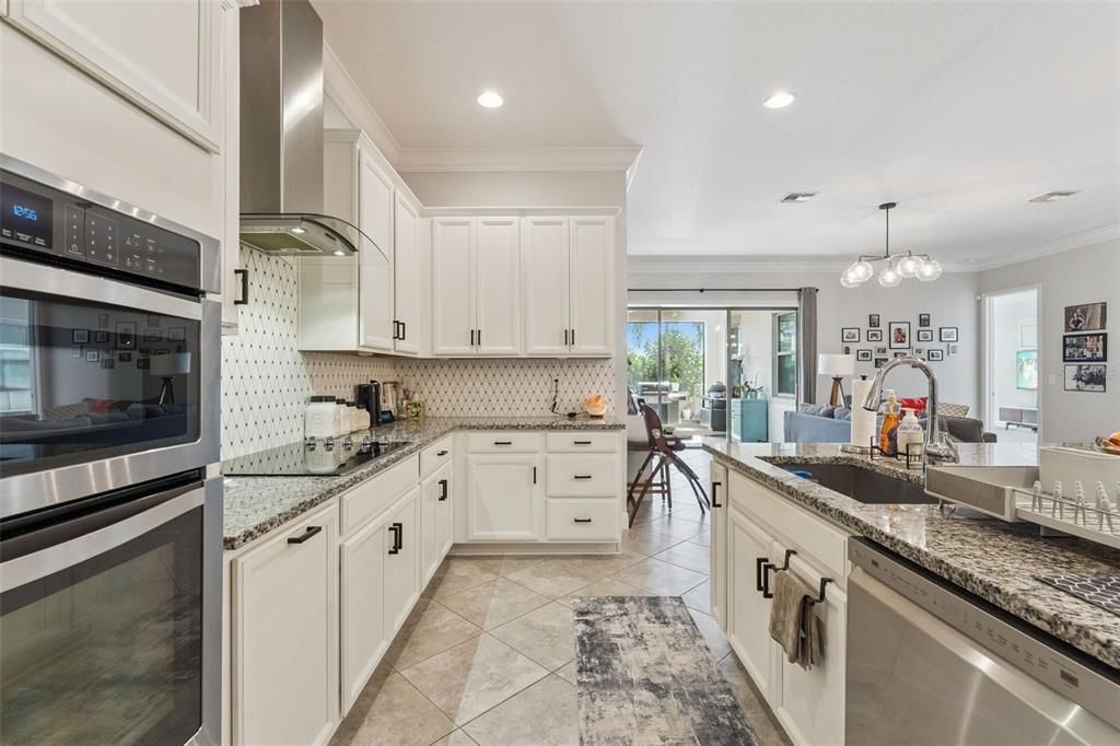 For Rent: $5,875 (5 beds, 5 baths, 3817 Square Feet)