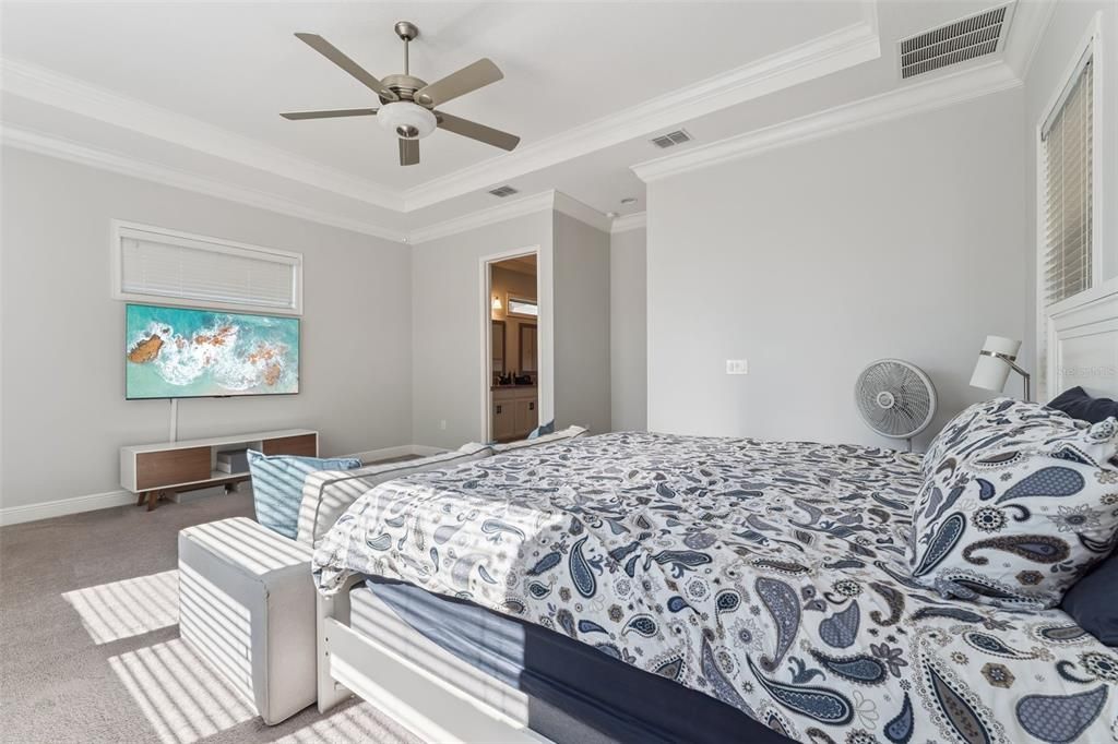 For Rent: $5,875 (5 beds, 5 baths, 3817 Square Feet)