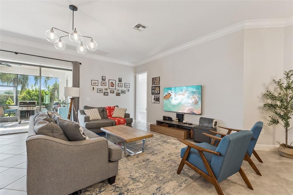 For Rent: $5,875 (5 beds, 5 baths, 3817 Square Feet)