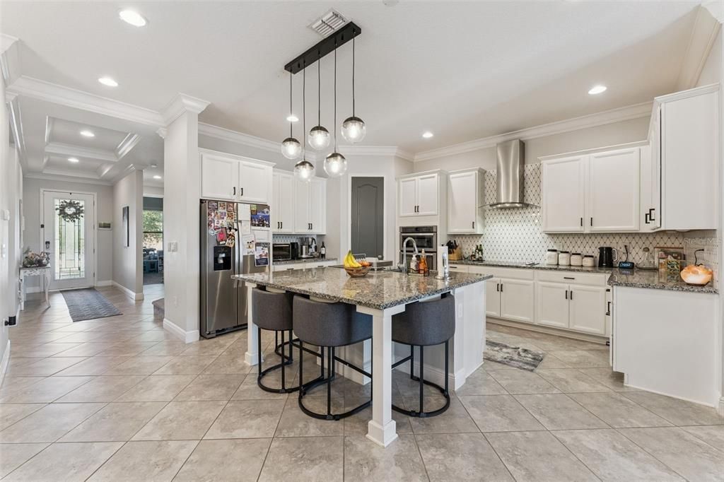 For Rent: $5,875 (5 beds, 5 baths, 3817 Square Feet)