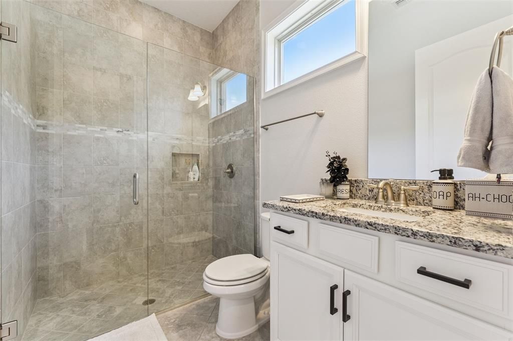 For Rent: $5,875 (5 beds, 5 baths, 3817 Square Feet)