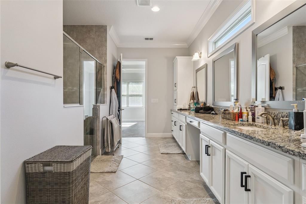 For Rent: $5,875 (5 beds, 5 baths, 3817 Square Feet)