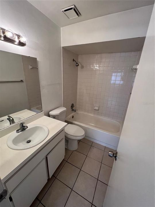 出租: $1,600 (2 贝兹, 2 浴室, 934 平方英尺)