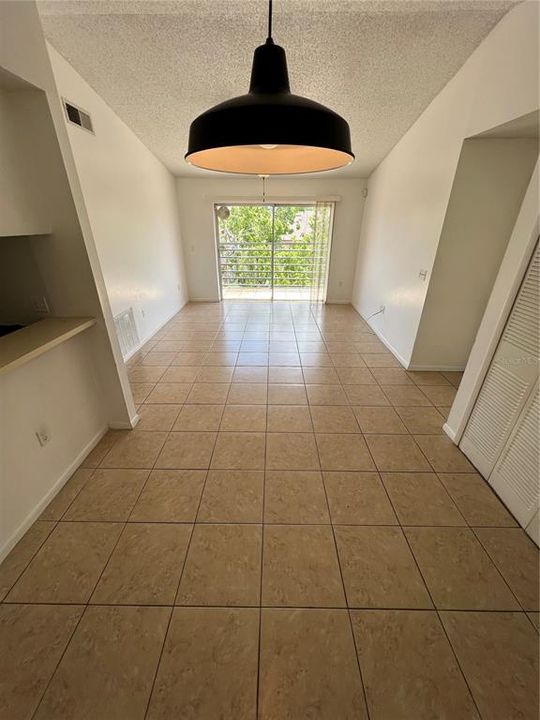 出租: $1,600 (2 贝兹, 2 浴室, 934 平方英尺)