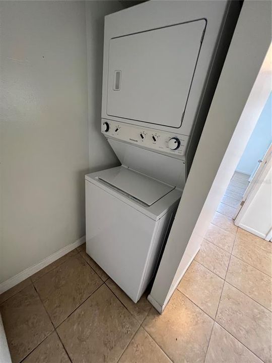 出租: $1,600 (2 贝兹, 2 浴室, 934 平方英尺)